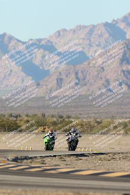 media/Dec-07-2025-CVMA (Sun) [[3e7d2de5dc]]/Race 18-Formula Twins-Formula 40 UL/